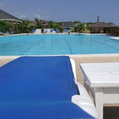 Отель Ocho Rios Villa at Coolshade IX бассейн
