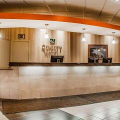 Отель Quality Hotel & Suites At The Falls США, Ниагара-Фолс - отзывы, цены и фото номеров - забронировать отель Quality Hotel & Suites At The Falls онлайн интерьер отеля фото 2