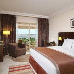 Отель DoubleTree by Hilton Hotel Aqaba Иордания, Акаба - 1 отзыв об отеле, цены и фото номеров - забронировать отель DoubleTree by Hilton Hotel Aqaba онлайн комната для гостей фото 5