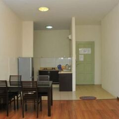 Отель 1 Borneo Tower B Service Condominiums в номере