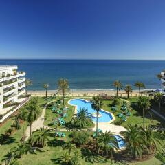 Отель Coral Beach Aparthotel пляж
