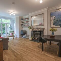 Отель Enchanting Hampstead Home by the pond комната для гостей фото 4