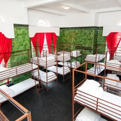 Rest Up London - Hostel парковка
