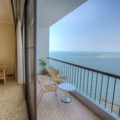 Отель Copthorne Orchid Hotel Penang Малайзия, Пенанг - отзывы, цены и фото номеров - забронировать отель Copthorne Orchid Hotel Penang онлайн балкон