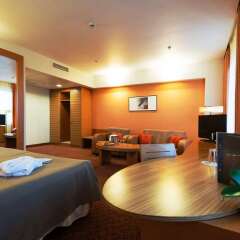 Отель AC Hotel by Marriott Riga Латвия, Рига - 5 отзывов об отеле, цены и фото номеров - забронировать отель AC Hotel by Marriott Riga онлайн комната для гостей фото 5