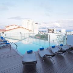 Отель Travelodge Pattaya бассейн фото 2