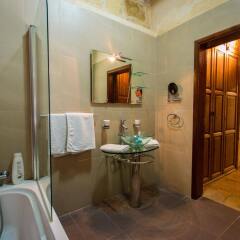 Отель The Burrow Guest House Мальта, Таршин - отзывы, цены и фото номеров - забронировать отель The Burrow Guest House онлайн ванная фото 2