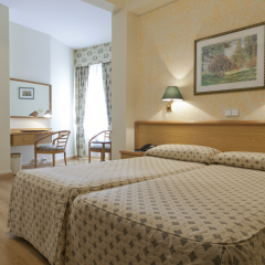Hotel Riazor сейф в номере