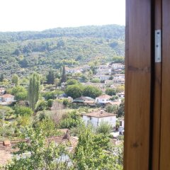 Отель Sirince Tas Konak Торбали комната для гостей фото 5