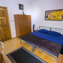 Отель Harbour View Host Family Bed and Breakfast сейф в номере