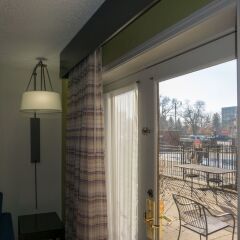 Отель Holiday Inn Express Columbus Downtown балкон