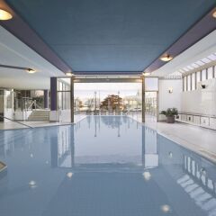 Отель Coast Victoria Hotel & Marina by APA Канада, Виктория - отзывы, цены и фото номеров - забронировать отель Coast Victoria Hotel & Marina by APA онлайн бассейн фото 2