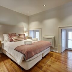 Апартаменты Lisbon Canaan Boutique Apartments Gaivotas комната для гостей фото 2