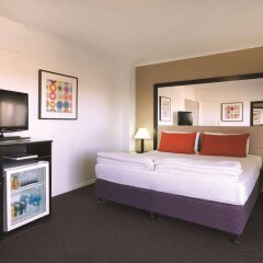 Отель Vibe Hotel Gold Coast Австралия, Голд-Кост - отзывы, цены и фото номеров - забронировать отель Vibe Hotel Gold Coast онлайн удобства в номере фото 2