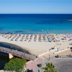 Отель Apartamentos Playa Moreia пляж