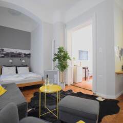 Отель Standard Apartment by Hi5 - Chainbridge Венгрия, Будапешт - отзывы, цены и фото номеров - забронировать отель Standard Apartment by Hi5 - Chainbridge онлайн комната для гостей фото 2