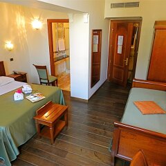 Отель Domus Florentiae Hotel Италия, Флоренция - 1 отзыв об отеле, цены и фото номеров - забронировать отель Domus Florentiae Hotel онлайн удобства в номере фото 2