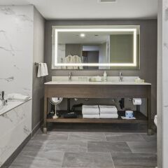 Отель Best Western Premier Calgary Plaza Hotel & Conference Centre Канада, Калгари - отзывы, цены и фото номеров - забронировать отель Best Western Premier Calgary Plaza Hotel & Conference Centre онлайн