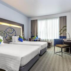 Отель Novotel Bangkok Ploenchit Sukhumvit комната для гостей фото 4