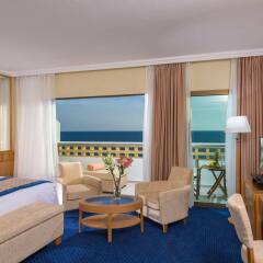 Отель Constantinou Bros Athena Royal Beach комната для гостей фото 2