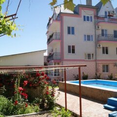 Гостиница Guest House Romanovykh Victoria в Анапе отзывы, цены и фото номеров - забронировать гостиницу Guest House Romanovykh Victoria онлайн Анапа бассейн