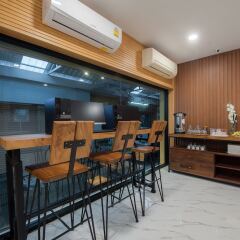 The Moon Night Hostel Бангкок питание