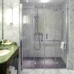 Отель Hilton Brussels Grand Place 4* Стандартный номер с разными типами кроватей фото 4
