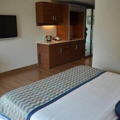 Отель The Lalit Jaipur удобства в номере