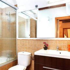 Отель Feelathome Cabanyes Apartment Испания, Барселона - отзывы, цены и фото номеров - забронировать отель Feelathome Cabanyes Apartment онлайн ванная