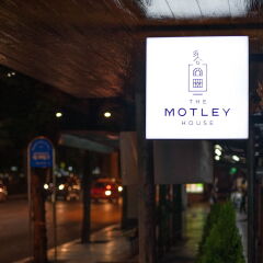 The Motley House - Hostel Бангкок интерьер отеля фото 2