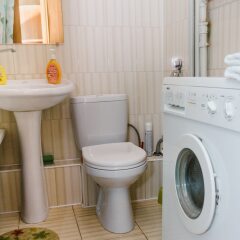 Гостиница Economy on Baykalskaya 234B-4-18 в Иркутске отзывы, цены и фото номеров - забронировать гостиницу Economy on Baykalskaya 234B-4-18 онлайн Иркутск ванная фото 2
