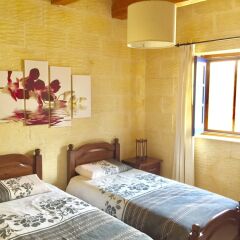 Отель Qronfla Farm Five Stars Holiday House Мальта, Зеббудж - отзывы, цены и фото номеров - забронировать отель Qronfla Farm Five Stars Holiday House онлайн комната для гостей