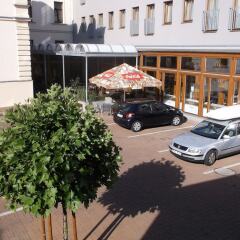 Hotel Lev Ловосице парковка