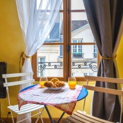 Отель Studio Saint Louis En L'ile Франция, Париж - отзывы, цены и фото номеров - забронировать отель Studio Saint Louis En L'ile онлайн балкон