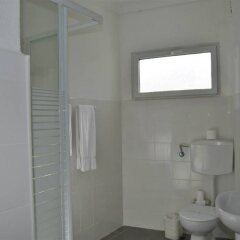 Отель Apartamentos Regina Португалия, Албуфейра - 1 отзыв об отеле, цены и фото номеров - забронировать отель Apartamentos Regina онлайн ванная фото 2