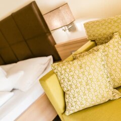 Astor Hotel Сцена комната для гостей