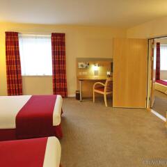 Отель Holiday Inn Express Birmingham Redditch комната для гостей фото 5