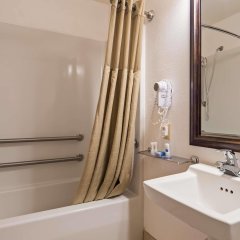 Best Western Sycamore Inn in Oxford, United States of America from 84$, photos, reviews - zenhotels.com bathroom