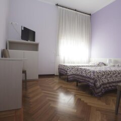 Отель Italy Inn Генуя комната для гостей фото 3
