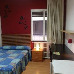 Отель San Marius Muntaner - Hostel Испания, Барселона - отзывы, цены и фото номеров - забронировать отель San Marius Muntaner - Hostel онлайн комната для гостей фото 2