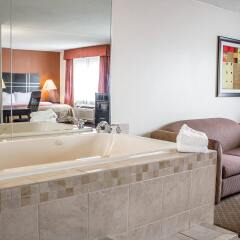Отель Comfort Inn North Conference Center спа