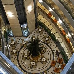 City Seasons Hotel Dubai интерьер отеля фото 3