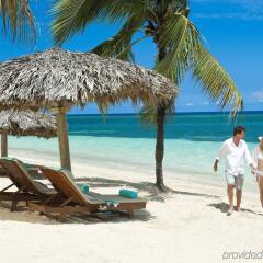 Отель Beaches Ocho Rios A Spa, Golf & Waterpark Resort пляж