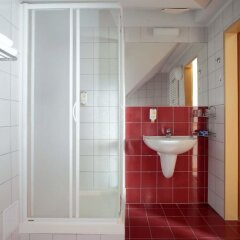 Hotel Chvalska Tvrz in Prague, Czech Republic from 114$, photos, reviews - zenhotels.com bathroom
