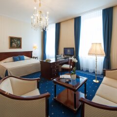 Ambassador Hotel комната для гостей фото 6
