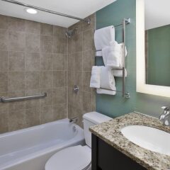 Отель Holiday Inn Columbus Downtown Capitol Square ванная