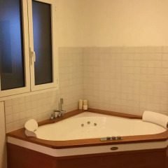 Отель Villa Il Grotto - 3 Br Villa Вербания спа фото 2