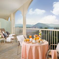 Отель Grand Hotel Trieste & Victoria Италия, Абано-Терме - 2 отзыва об отеле, цены и фото номеров - забронировать отель Grand Hotel Trieste & Victoria онлайн балкон
