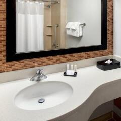 Отель Courtyard by Marriott New York Manhattan/SoHo ванная фото 2