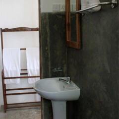 Отель Baan At 25 Villa Шри-Ланка, Галле - отзывы, цены и фото номеров - забронировать отель Baan At 25 Villa онлайн ванная фото 2